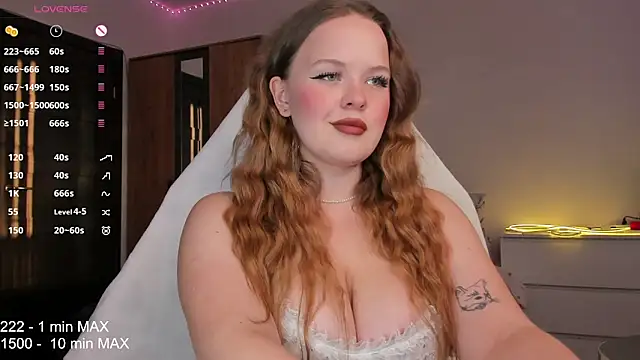 Snapshot of HANNA_MONTANAS chatting on 2, 10, 2025 HANNA MONTANAS online show from 2, 10, 2025