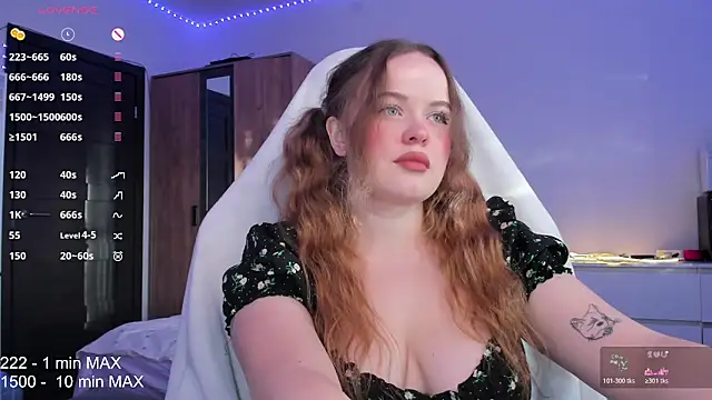 Snapshot of HANNA_MONTANAS chatting on 19, 10, 2025 HANNA MONTANAS online show from 19, 10, 2025