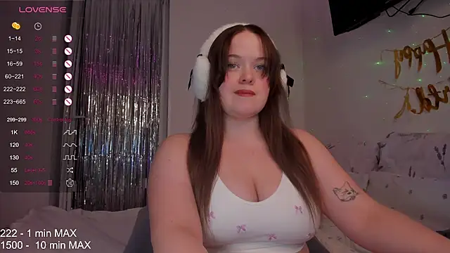 Snapshot of HANNA_MONTANAS chatting on 3, 12, 2025 HANNA MONTANAS online show from 3, 12, 2025