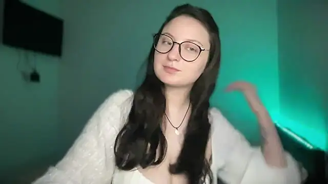 Snapshot of LocaAlis chatting on 23, 10, 2025 LocaAlis online show from 23, 10, 2025