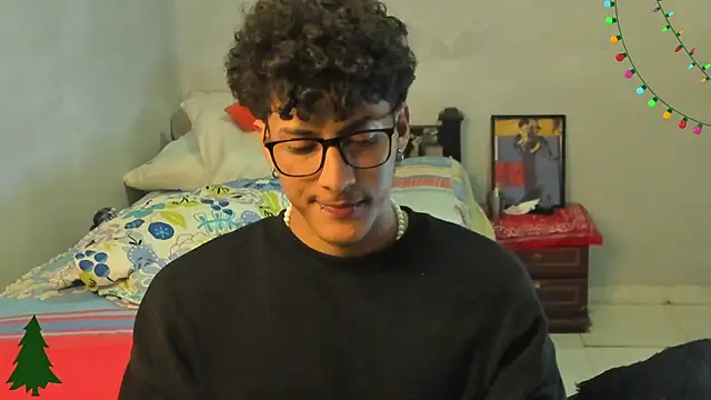 Snapshot of Ivano_joness chatting on 15, 12, 2024 Ivano joness online show from 15, 12, 2024