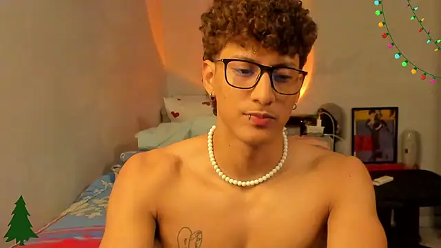 Snapshot of Ivano_joness chatting on 24, 12, 2024 Ivano joness online show from 24, 12, 2024