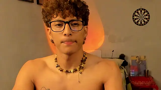 Snapshot of Ivano_joness chatting on 5, 2, 2025 Ivano joness online show from 5, 2, 2025