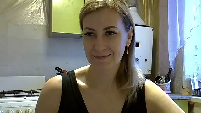 Snapshot of AshleyXHoney chatting on 12, 12, 2024 AshleyXHoney online show from 12, 12, 2024