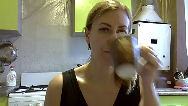 Snapshot of AshleyXHoney chatting on 12, 12, 2024 AshleyXHoney online show from 12, 12, 2024