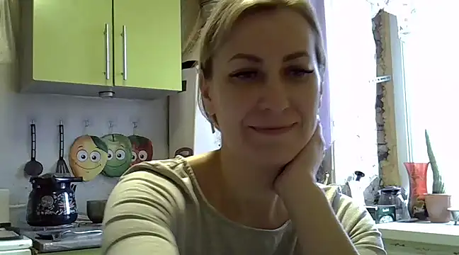 Snapshot of AshleyXHoney chatting on 3, 2, 2025 AshleyXHoney online show from 3, 2, 2025