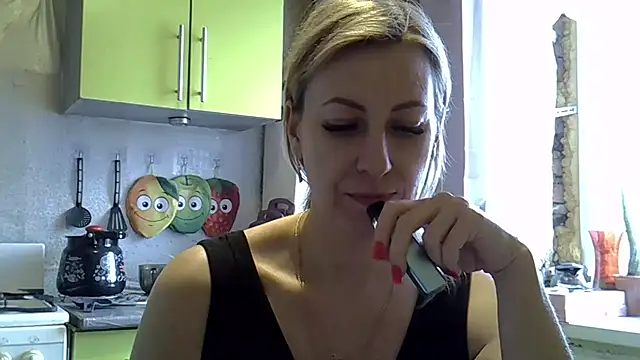 Snapshot of AshleyXHoney chatting on 7, 2, 2025 AshleyXHoney online show from 7, 2, 2025