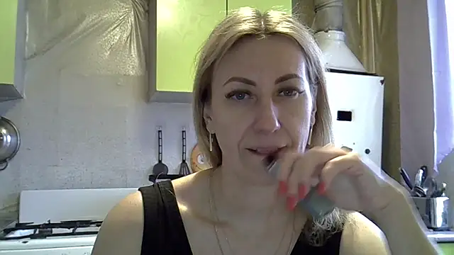 Snapshot of AshleyXHoney chatting on 10, 2, 2025 AshleyXHoney online show from 10, 2, 2025