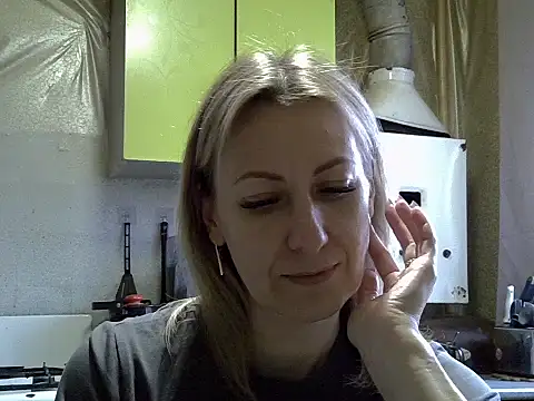 Snapshot of AshleyXHoney chatting on 21, 10, 2025 AshleyXHoney online show from 21, 10, 2025