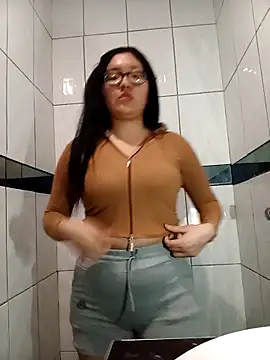 Snapshot of ladygmusic chatting on 16, 11, 2025 ladygmusic online show from 16, 11, 2025