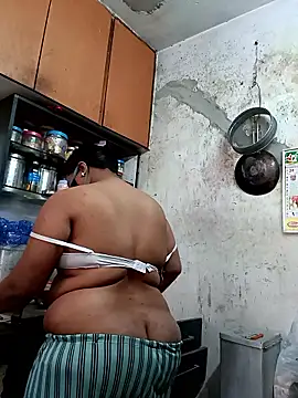 Snapshot of Love_Jenny chatting on 13, 11, 2025 Love Jenny online show from 13, 11, 2025