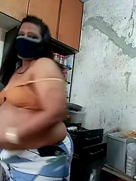 Snapshot of Love_Jenny chatting on 5, 12, 2025 Love Jenny online show from 5, 12, 2025