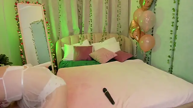 Love is Lola online show from 1, 3, 2025