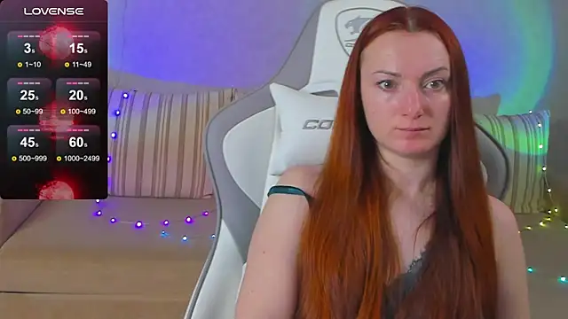 Snapshot of FlamyGold chatting on 11, 11, 2025 FlamyGold online show from 11, 11, 2025