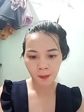 Snapshot of Ngoc-Trinh chatting on 22, 10, 2025 Ngoc-Trinh online show from 22, 10, 2025