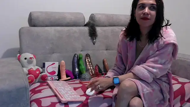 Snapshot of PenelopeHot_91 chatting on 18, 12, 2025 PenelopeHot 91 online show from 18, 12, 2025