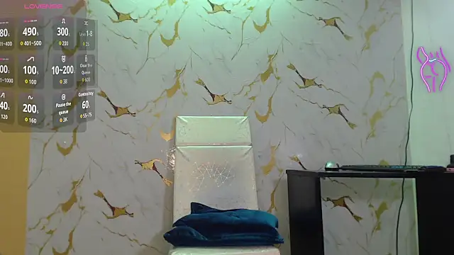 Snapshot of Sara-fox chatting on 1, 10, 2025 Sara-fox online show from 1, 10, 2025