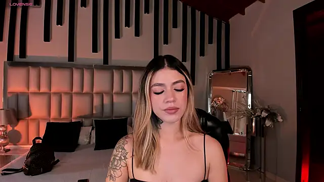 Snapshot of ViolettHansson chatting on 18, 2, 2026 ViolettHansson online show from 18, 2, 2026