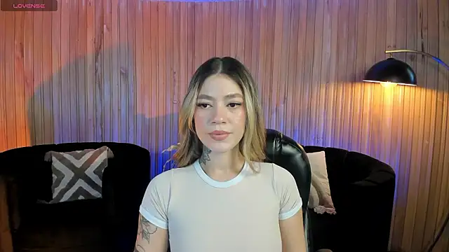 Snapshot of ViolettHansson chatting on 13, 3, 2026 ViolettHansson online show from 13, 3, 2026