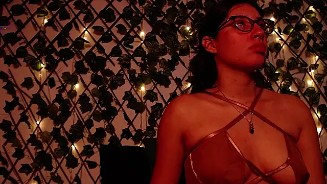 CoralineSanchez online show from 20, 2, 2025