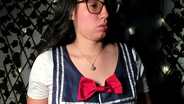 CoralineSanchez online show from 17, 11, 2025