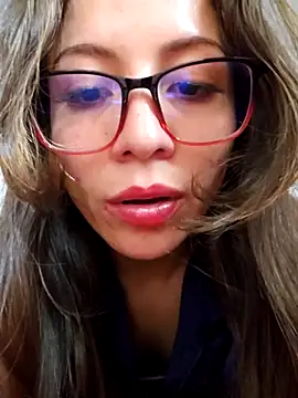 Snapshot of mmmVirginia chatting on 18, 11, 2025 mmmVirginia online show from 18, 11, 2025