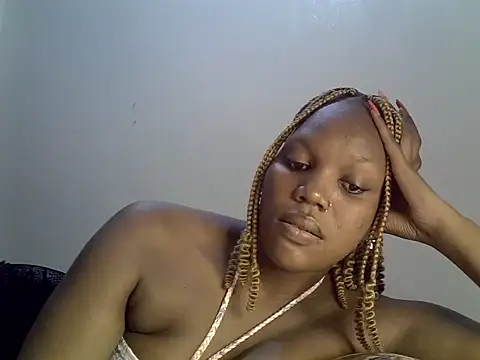 Snapshot of Pretty-sassy chatting on 6, 2, 2025 Pretty-sassy online show from 6, 2, 2025