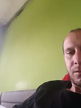 Snapshot of immi932 chatting on 13, 4, 2026 immi932 online show from 13, 4, 2026