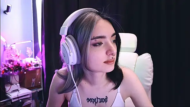 Snapshot of Avi_Nile chatting on 20, 1, 2025 Avi Nile online show from 20, 1, 2025