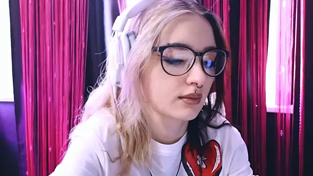 Snapshot of Avi_Nile chatting on 23, 2, 2025 Avi Nile online show from 23, 2, 2025