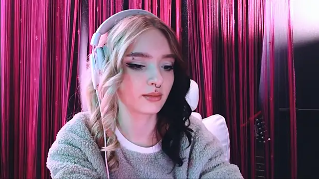 Snapshot of Avi_Nile chatting on 11, 3, 2025 Avi Nile online show from 11, 3, 2025