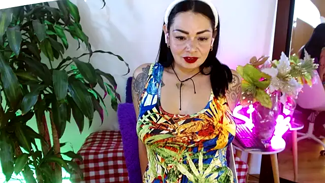 Snapshot of Ginna--mia chatting on 12, 1, 2025 Ginna--mia online show from 12, 1, 2025