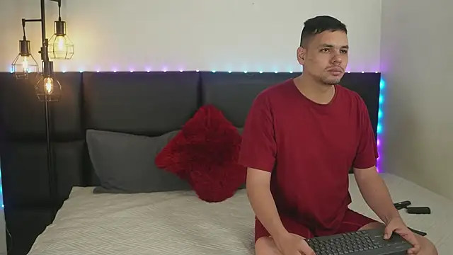 Snapshot of Cleoanubis- chatting on 15, 2, 2025 Cleoanubis- online show from 15, 2, 2025