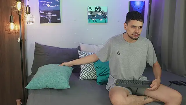 Snapshot of Cleoanubis- chatting on 17, 10, 2025 Cleoanubis- online show from 17, 10, 2025