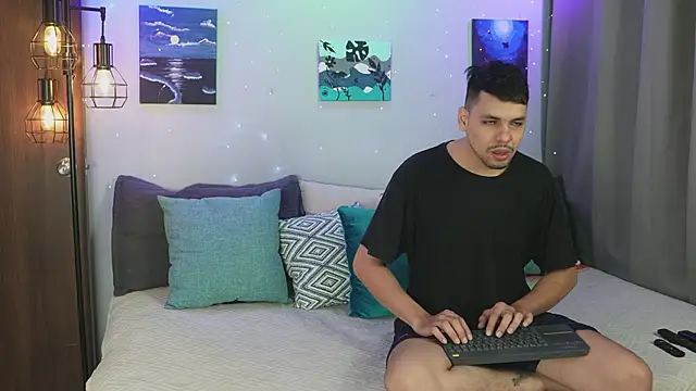 Snapshot of Cleoanubis- chatting on 28, 10, 2025 Cleoanubis- online show from 28, 10, 2025