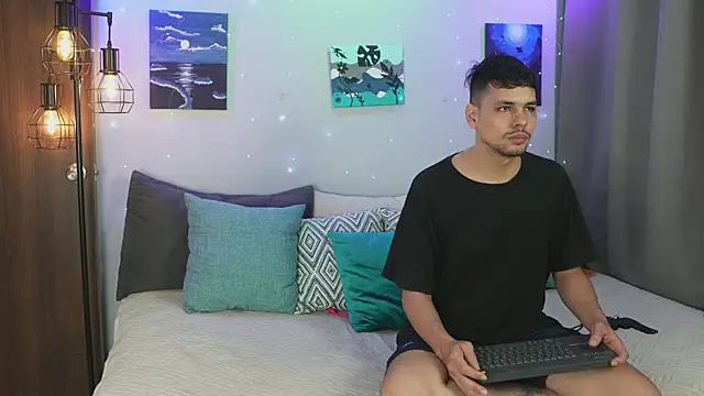 Snapshot of Cleoanubis- chatting on 29, 10, 2025 Cleoanubis- online show from 29, 10, 2025