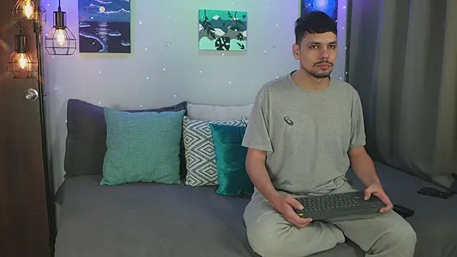 Snapshot of Cleoanubis- chatting on 10, 11, 2025 Cleoanubis- online show from 10, 11, 2025