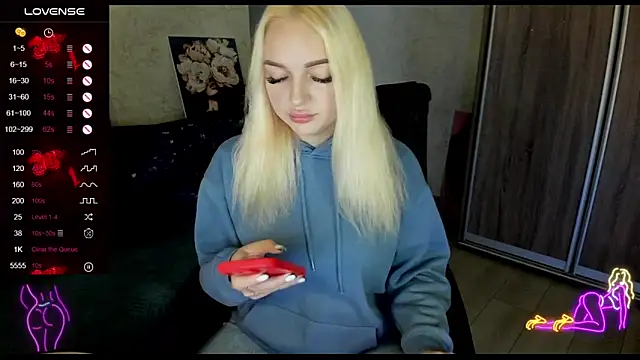 Snapshot of Stella__Cox chatting on 16, 10, 2025 Stella Cox online show from 16, 10, 2025