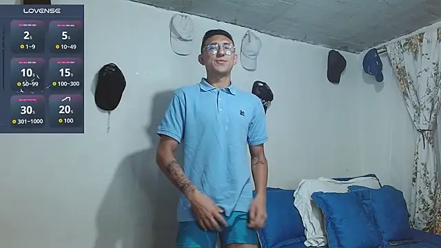 Snapshot of samfox_ chatting on 4, 4, 2026 samfox online show from 4, 4, 2026