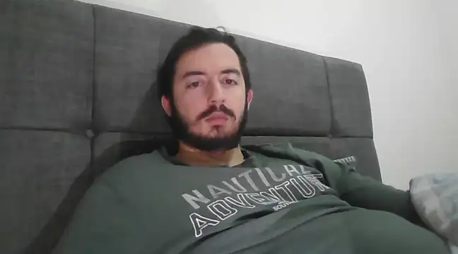 Snapshot of laynufff chatting on 1, 1, 2025 laynufff online show from 1, 1, 2025