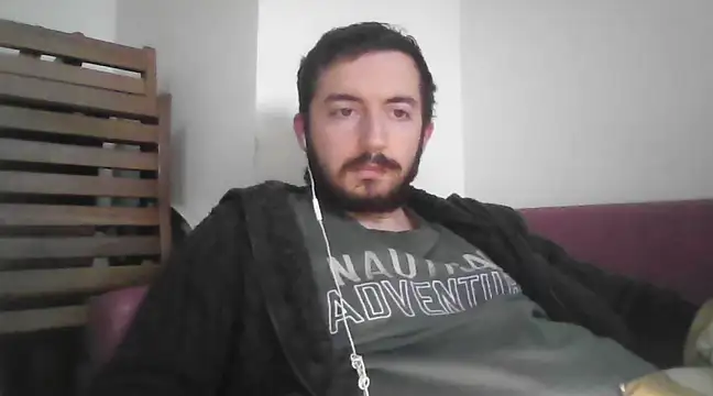 Snapshot of laynufff chatting on 4, 1, 2025 laynufff online show from 4, 1, 2025