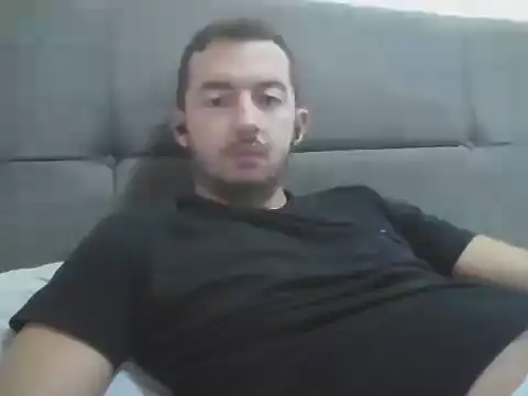 Snapshot of laynufff chatting on 6, 10, 2025 laynufff online show from 6, 10, 2025