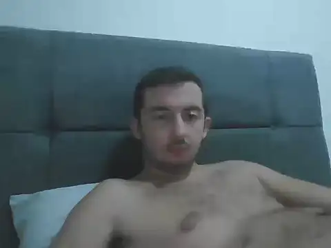 Snapshot of laynufff chatting on 17, 10, 2025 laynufff online show from 17, 10, 2025