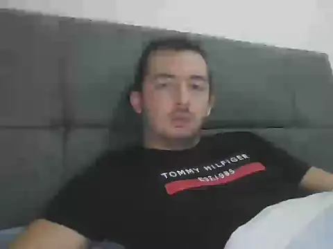 Snapshot of laynufff chatting on 19, 10, 2025 laynufff online show from 19, 10, 2025