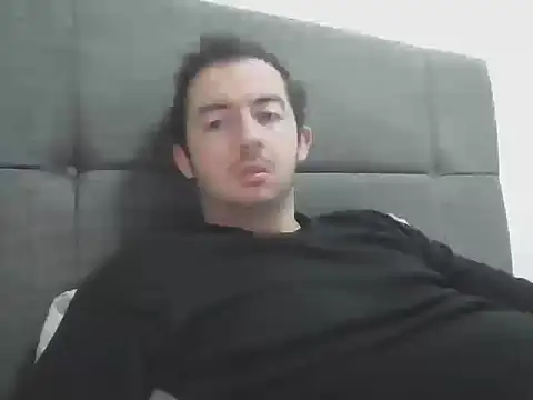 Snapshot of laynufff chatting on 12, 11, 2025 laynufff online show from 12, 11, 2025