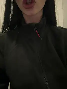 Snapshot of hrnxyygirl chatting on 13, 12, 2024 hrnxyygirl online show from 13, 12, 2024