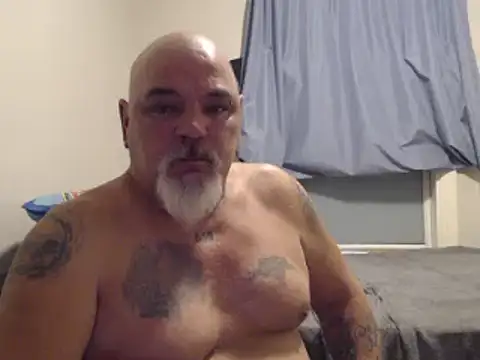Newfiesausage1972 online show from 24, 12, 2024
