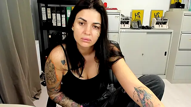 Snapshot of TiffanySweet chatting on 21, 11, 2025 TiffanySweet online show from 21, 11, 2025