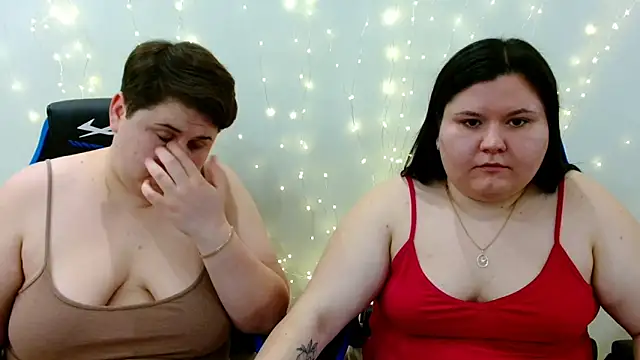 BeckyAndHellen online show from 14, 12, 2025