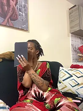 Snapshot of hoely_grail01 chatting on 29, 11, 2025 hoely grail01 online show from 29, 11, 2025